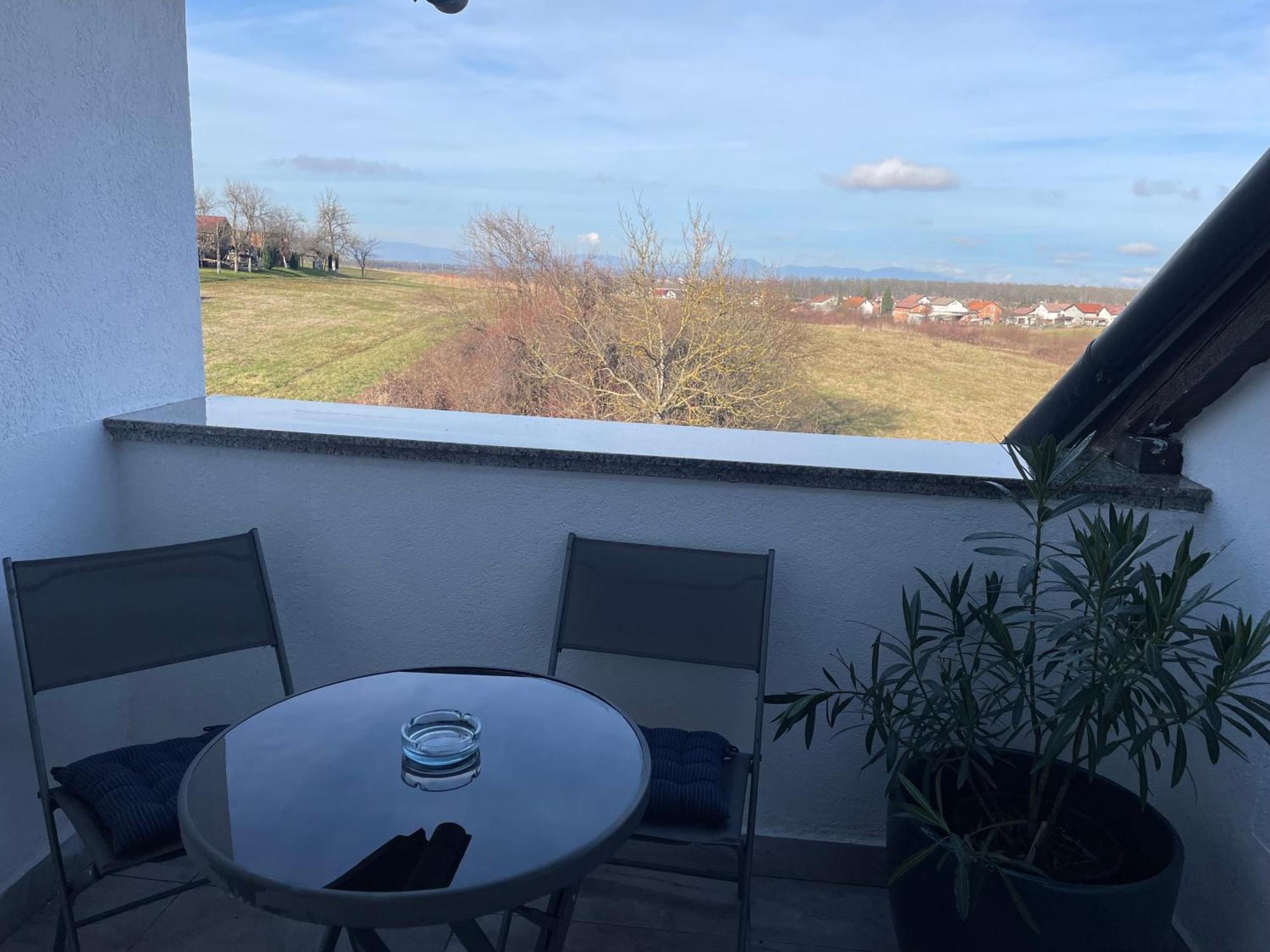 Vila Milka - Balkon - Besplatan Parking - Samostalna Prijava 카를로바츠 외부 사진